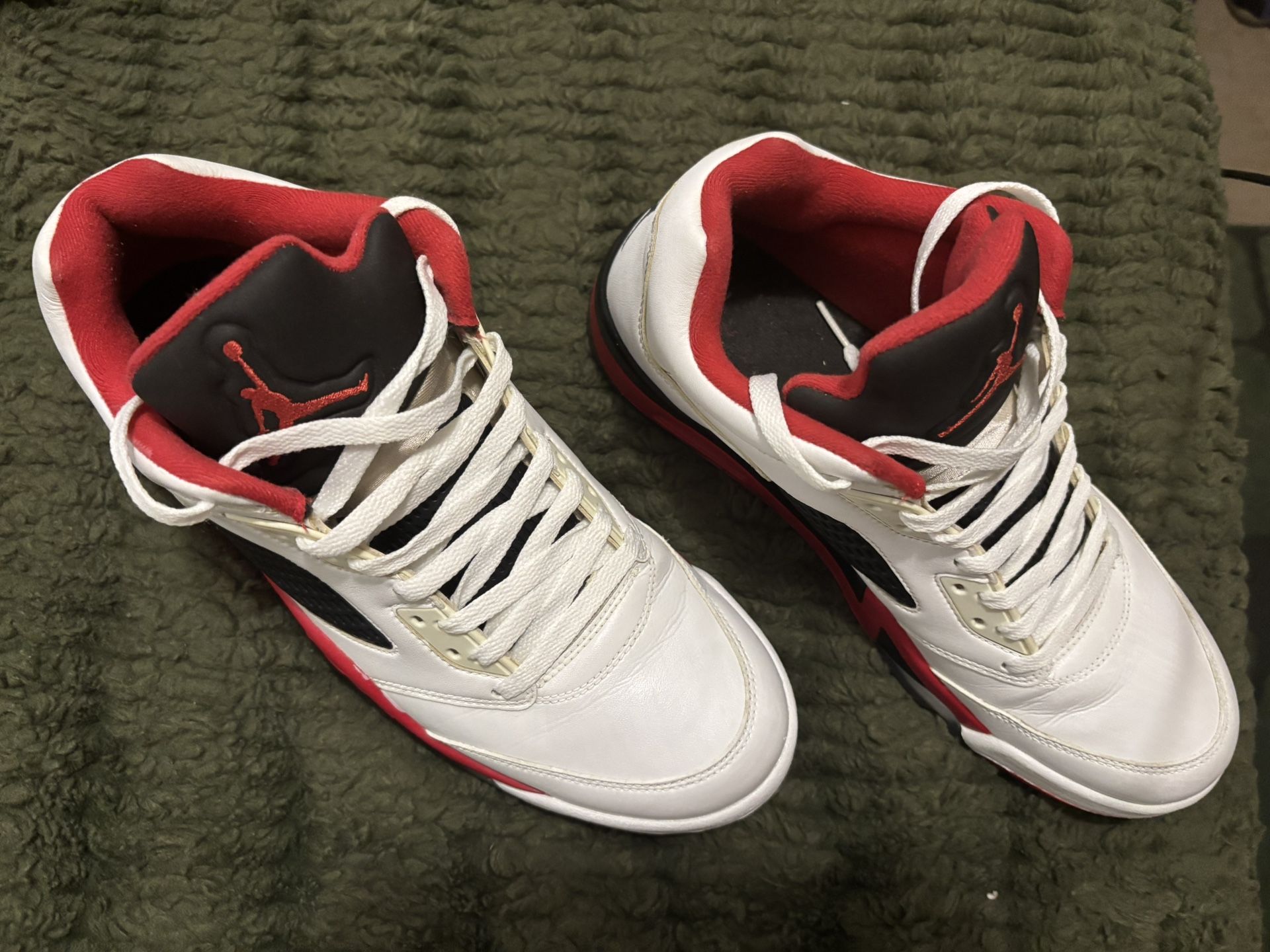 Jordan Fives Fire Red Men’s Low Top Size Size 11 Barely Worn Mint Condition 