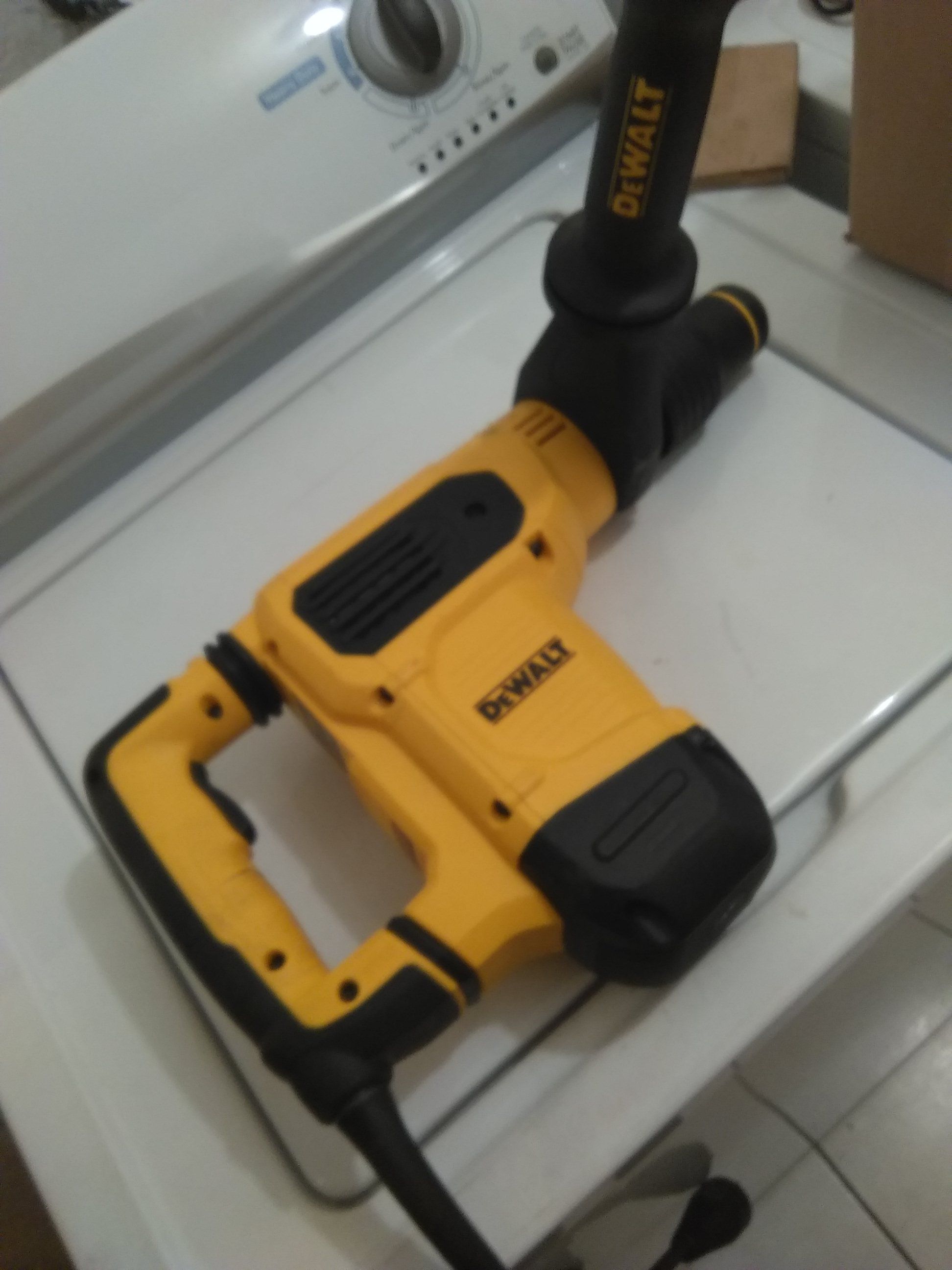 DEWALT D25481 SDS MAX ROTARY HAMMER 1 9/16" IN EXCELLENT CONDITION MUY BUENAS CONDICIONES🚨🚨🚨🚨
