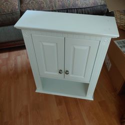 Washroom cabinet 