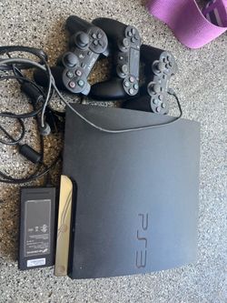 PS3 + 17 Games + 3 controllers