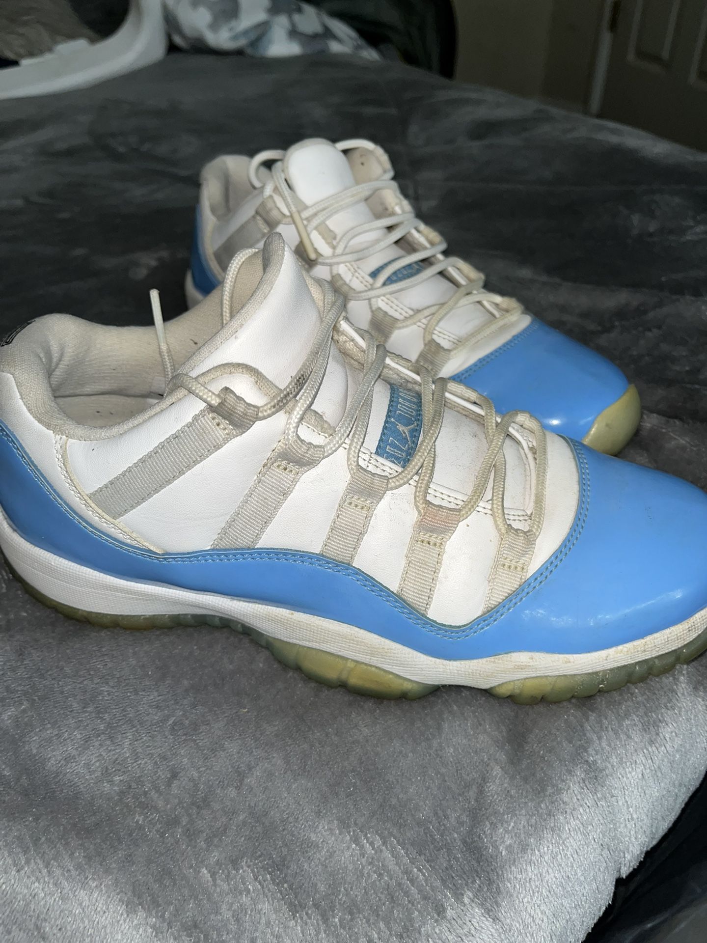 Jordan 11s University Blues Size 7Y