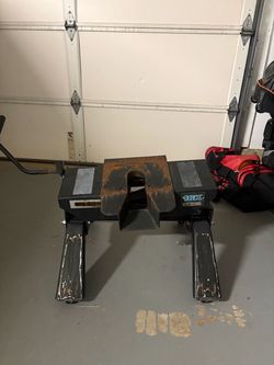 16K Fifth-Wheel Hitch, Heavy-Duty