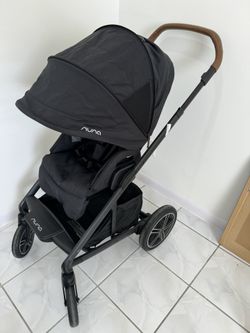 Stroller (Nuna)