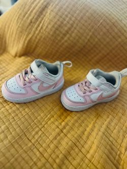 Girl shoes