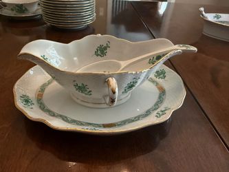 Herend Chinese Bouquet Gravy Boat w/Attached Plate and Ladle/Spoon Smoke and pet free household