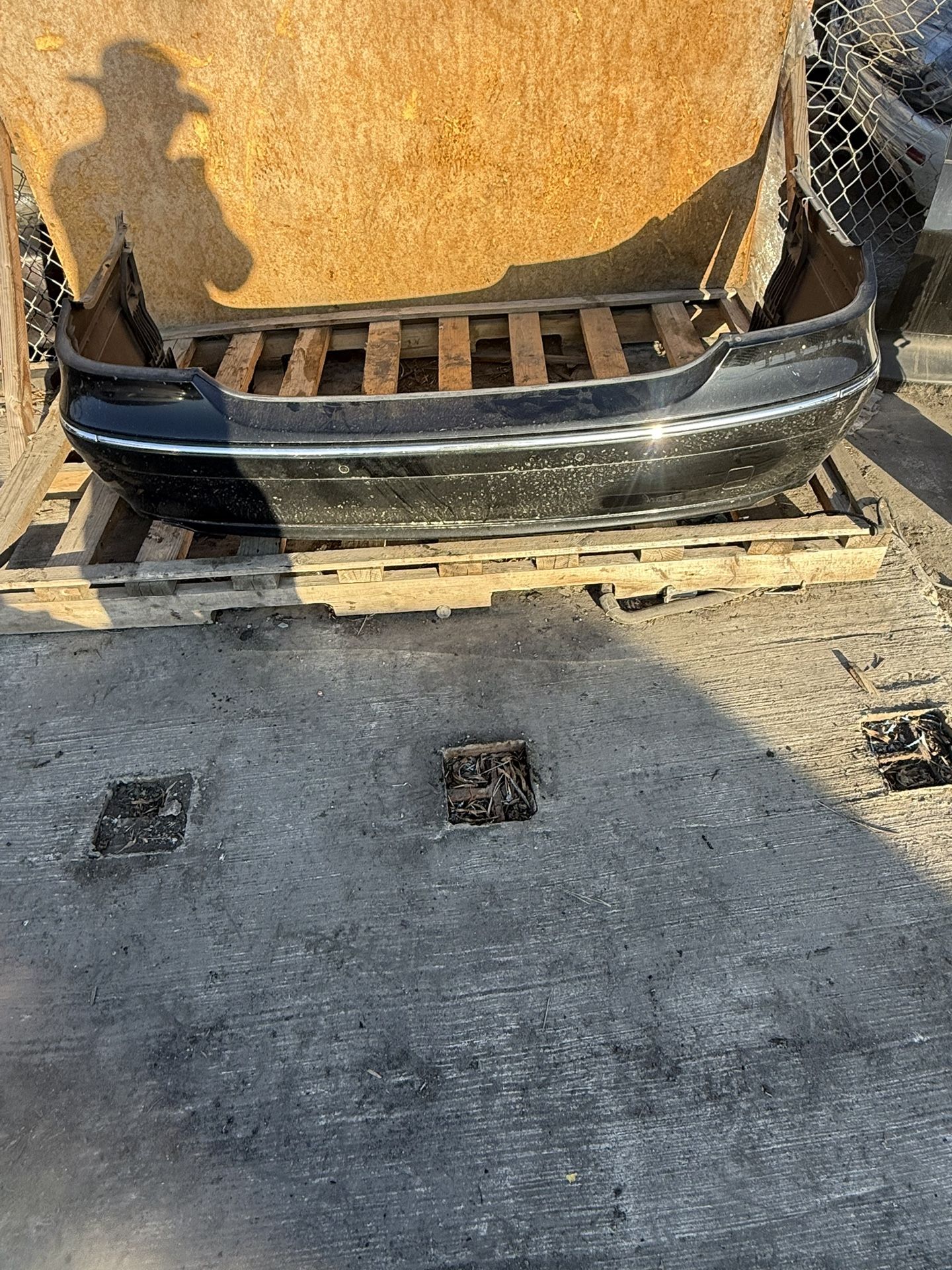 2008 Mercedes E550 Rear Bumper Black $250