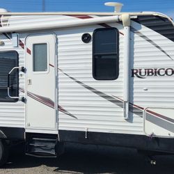 2010 Rubicon Toy Hauler 21ft