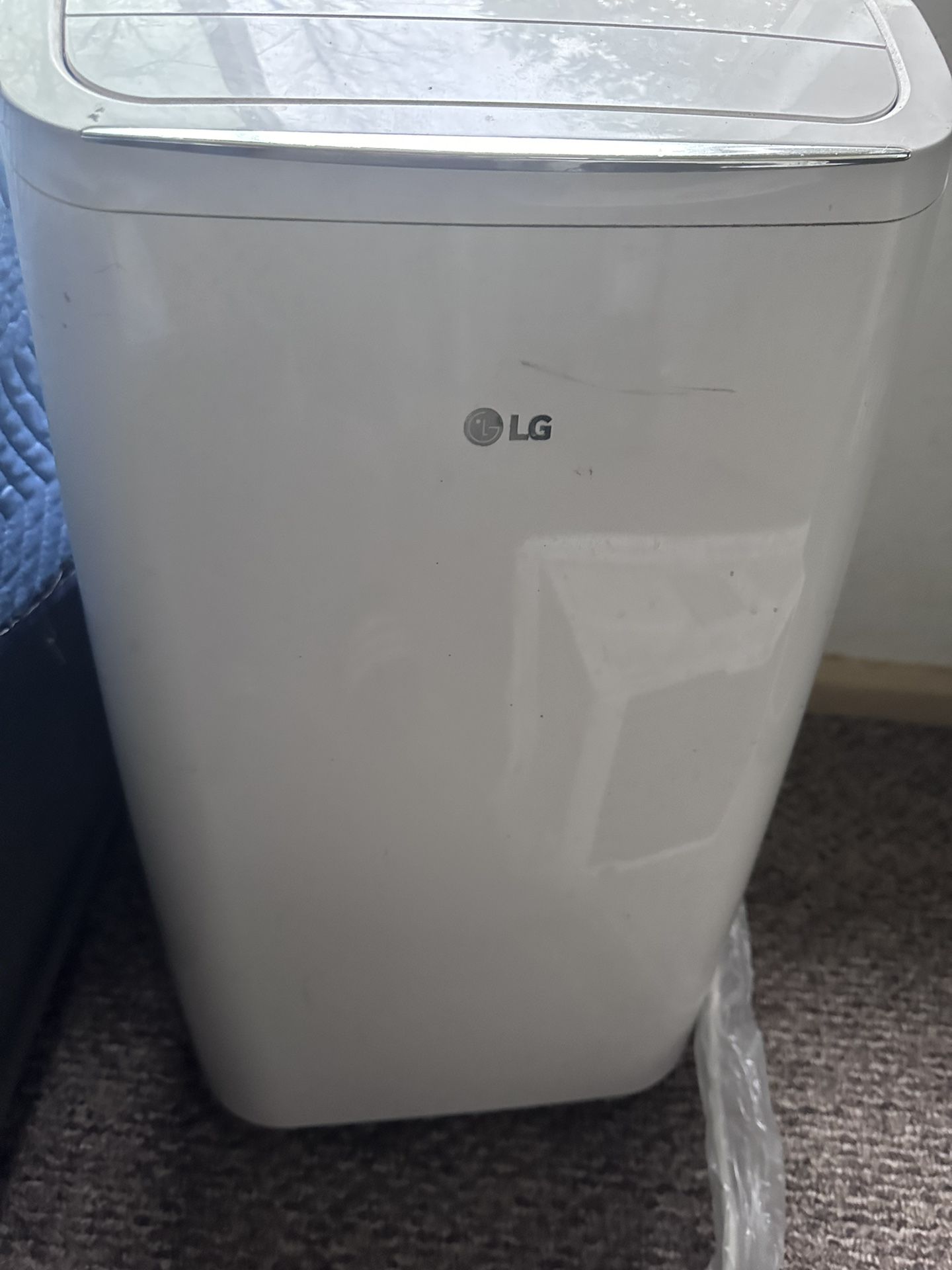 LG Air Conditioner 