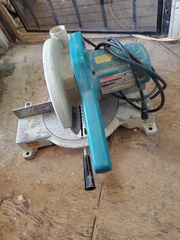 Makita Saw 