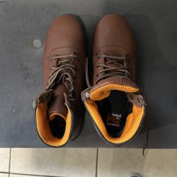 Steel toe boots