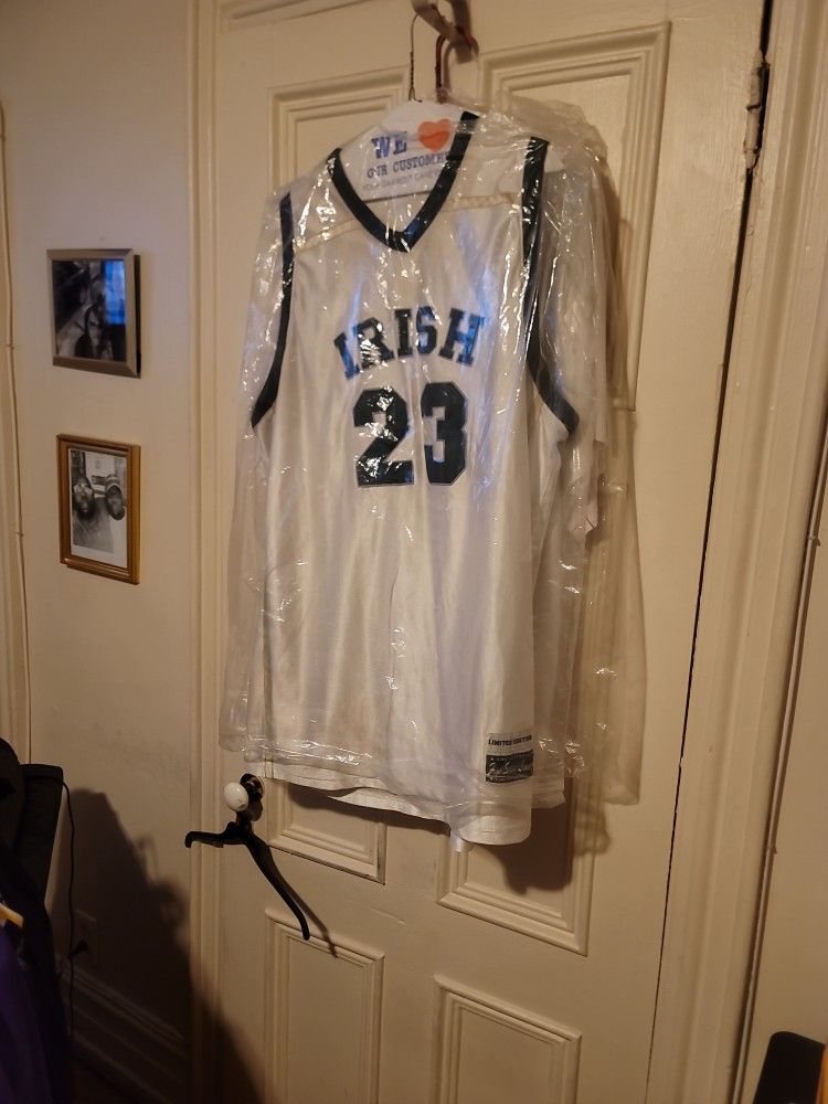 LEBRON JAMES SPECIAL EDITION HIGH SCHOOL JERSEY SIGNATURE BUY HIM .