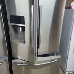 REFRIGERATOR 