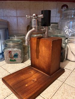 Liquor dispenser