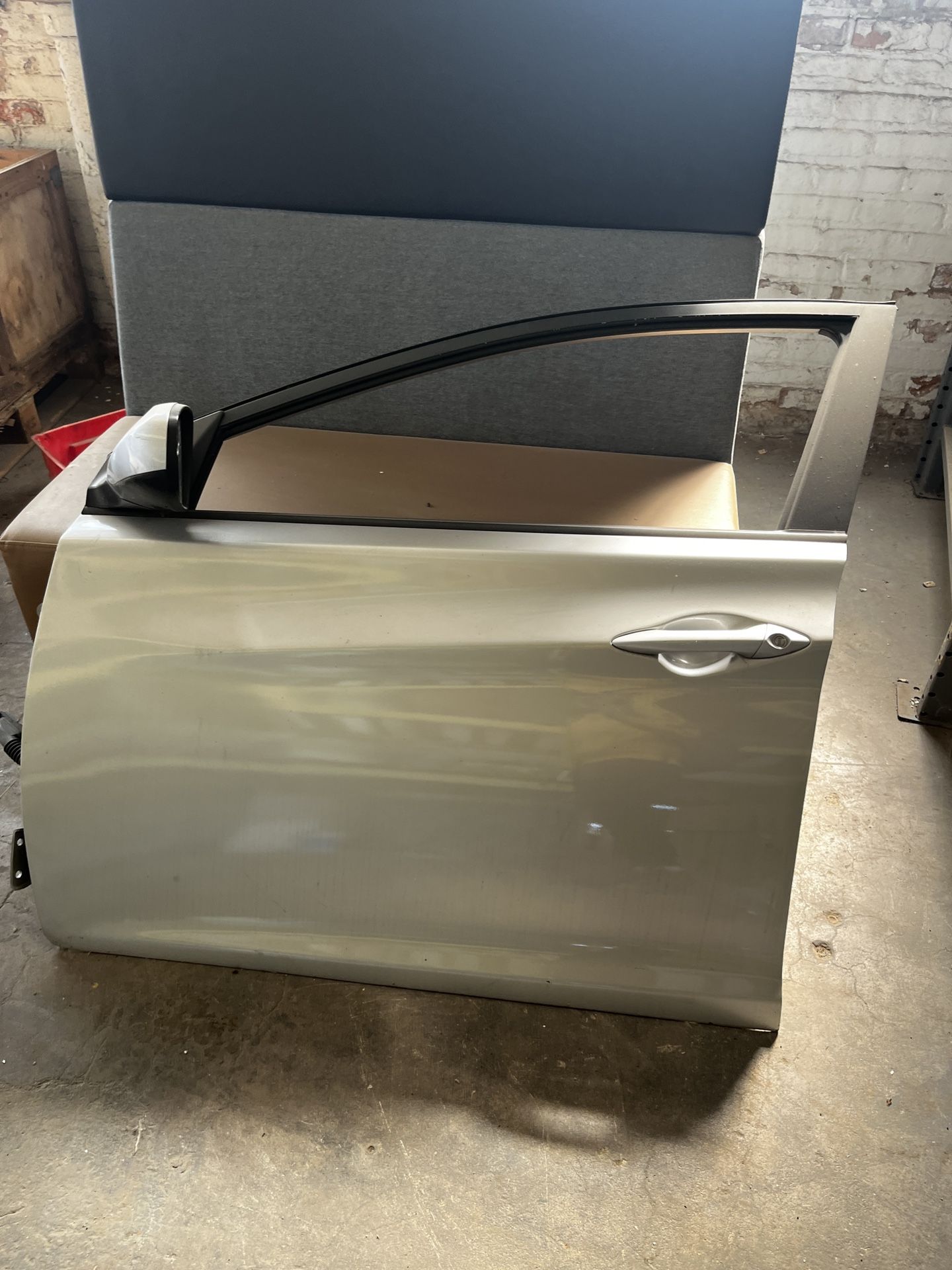 Left Front Door 2013 Hyundai Elantra
