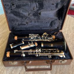 Vintage DuraTone FE Olds & Son 26" Clarinet with original Hard case