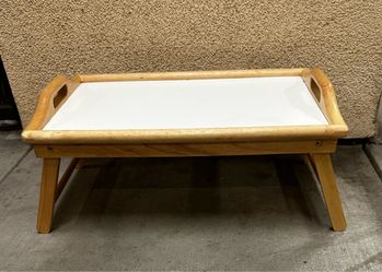 Bed table