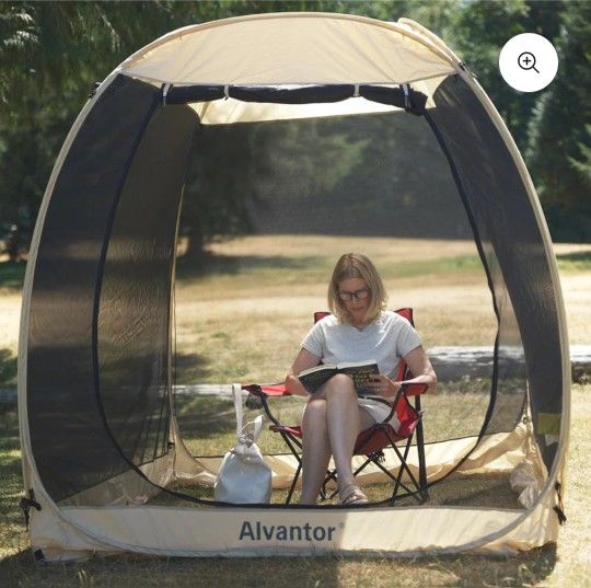 SCREENED TENT 6X6, BRAND NEW SHADES  & SANDBAGS 