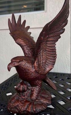 vintage Handcrafted American Eagle Statue pottery decor Approx 15” H x 10” W In excellent condition