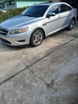 2011 Ford Taurus