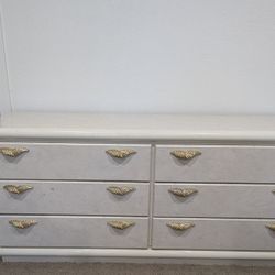 Dresser & nightstands
