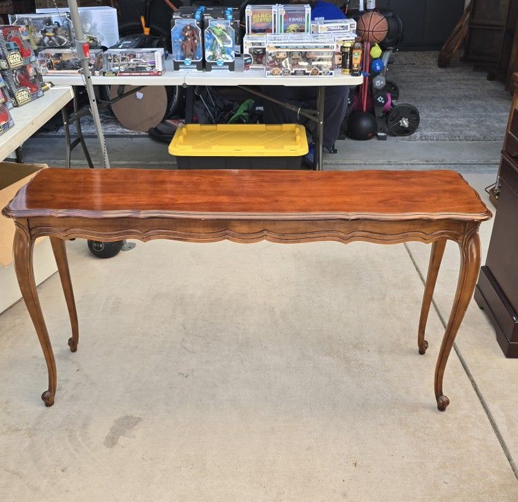 Hammary Maisonette French Provincial Country Sofa Entryway Table Fruitwood Console