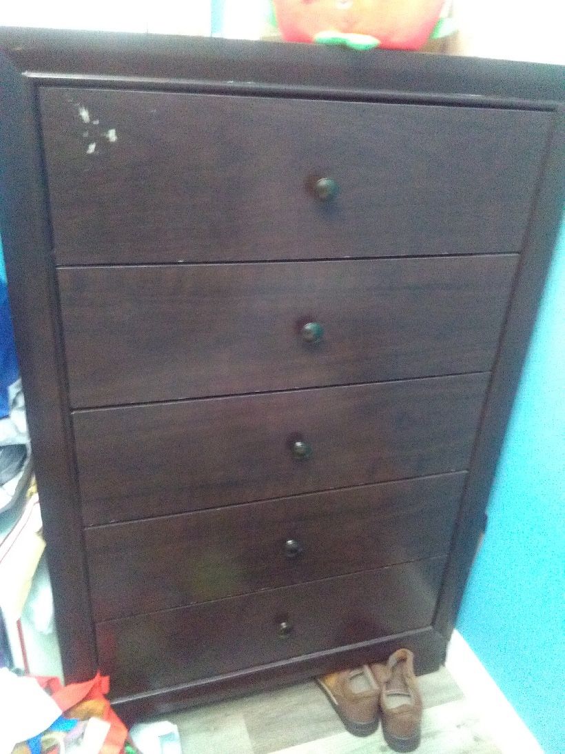 Dresser