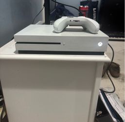 Xbox One S Console with Controller