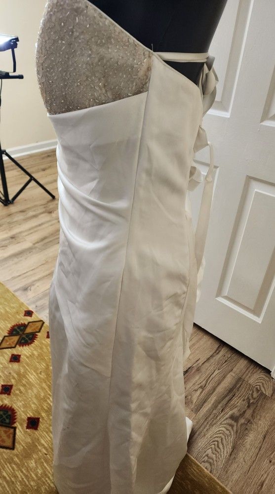 Wedding Dresses. Size. 18.