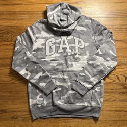 Gap Logo Fleece Hoodie in a grey camouflage print Size M
