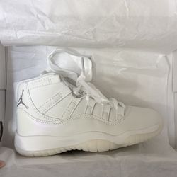 Jordan 11 Pearl.