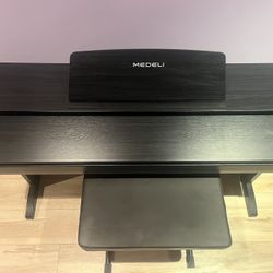 Medeli Digital Piano w/ Bench – Excellent Condition  