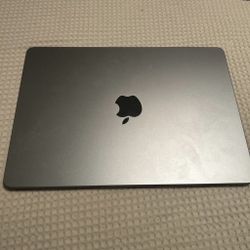 MacBook Air M3 8GB 256SSD 13”