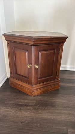 Corner/side table