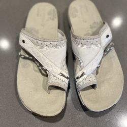 Women’s Merrell Sandals US10