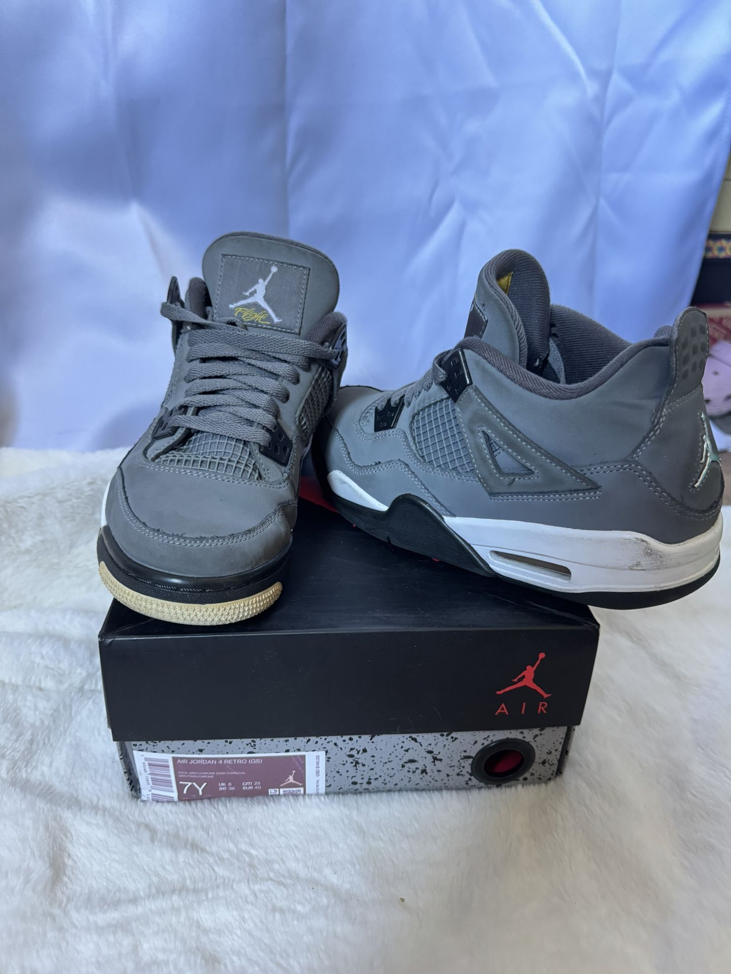 Jordan 4 Retro
