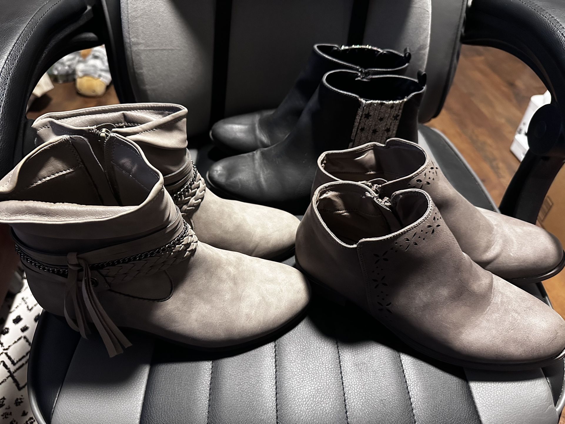 Women’s Bootie Lot Of 3 $8