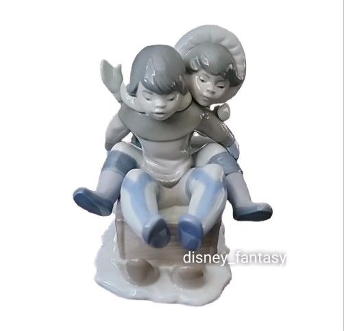 Lladro 5665 Hang On! Eskimo Boy & Girl Figurine Sleigh Spain Artic