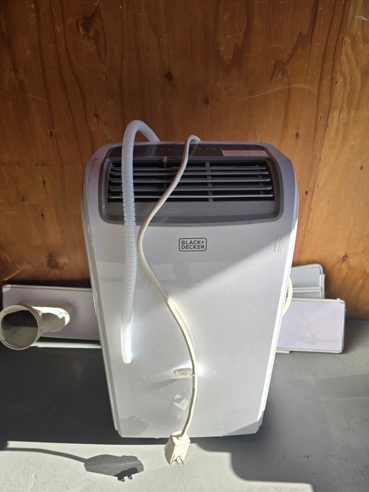 Black + Decker 14,000 BTU Smart Portable AC Unit