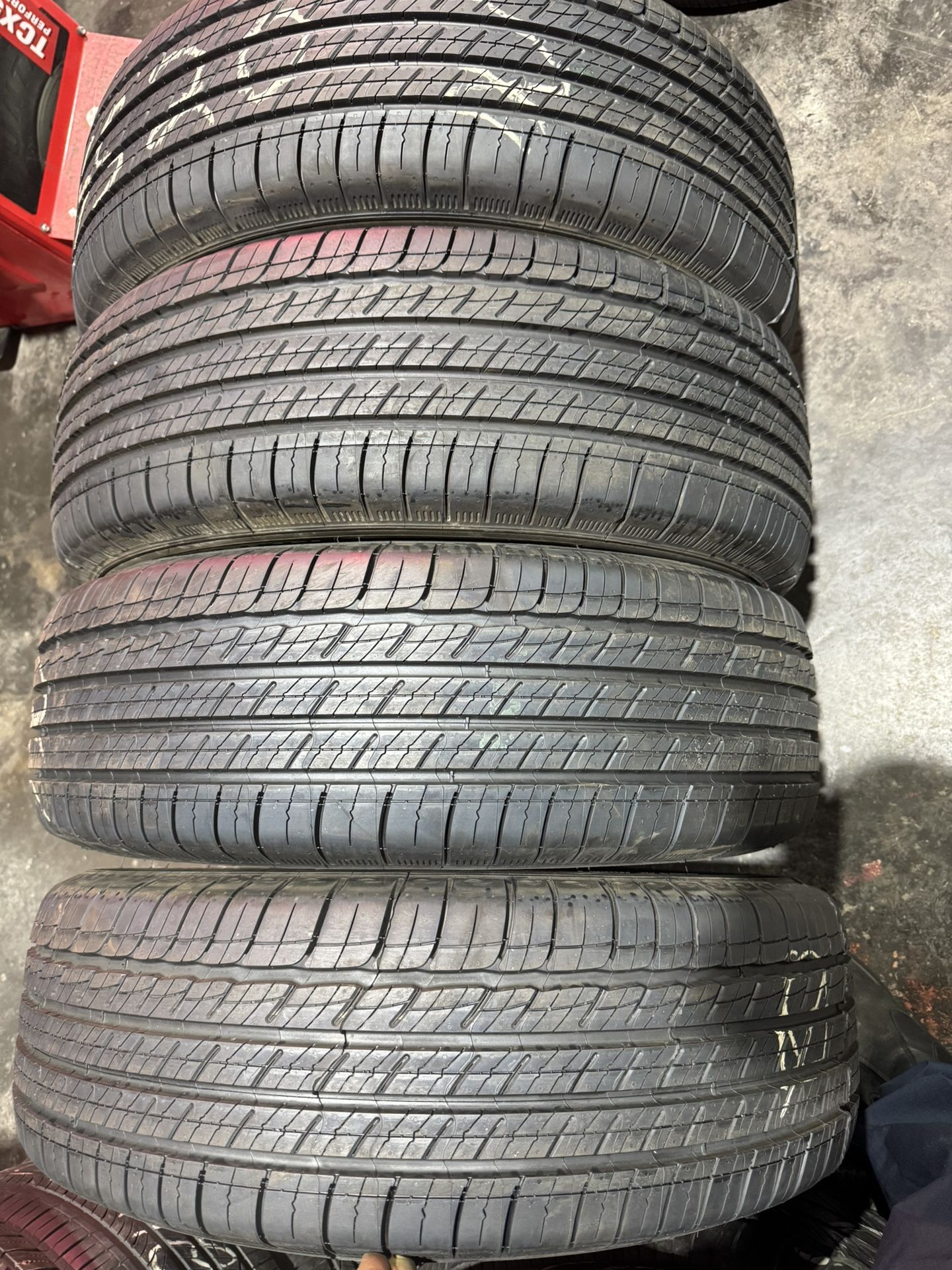 Set Of Four Tires Michelin Primacy Tour A/s