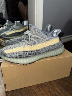 YEEZY BOOST 350 V2 (Ash Blue) Size 8.5