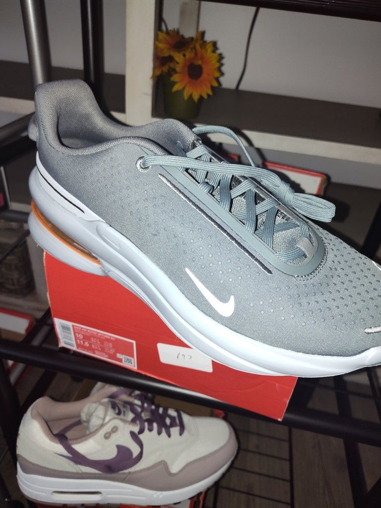 Brand New Nike Zooms