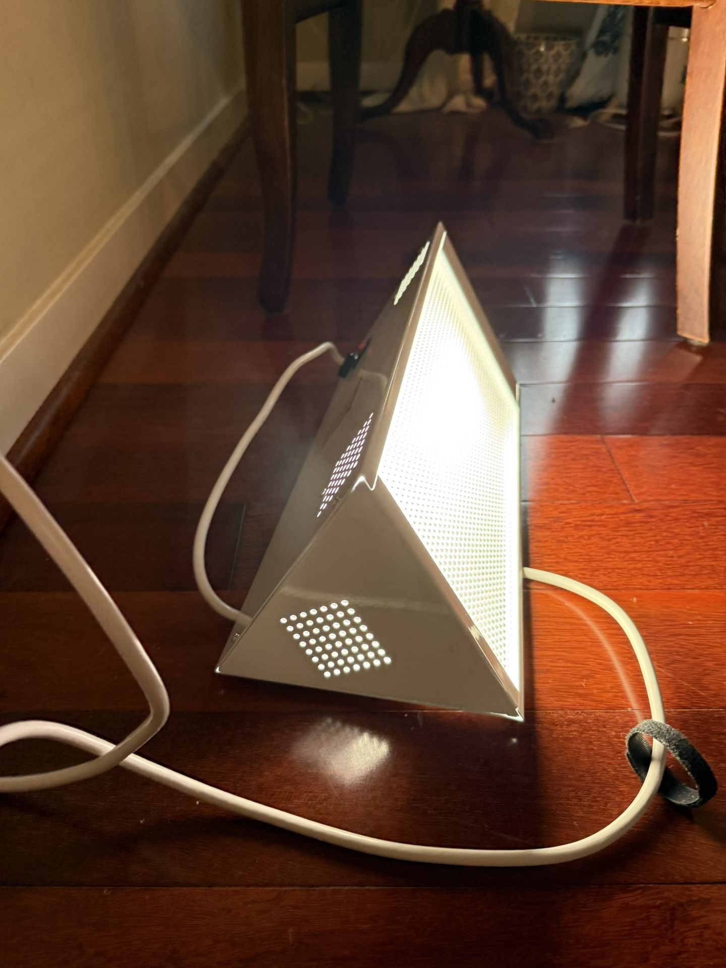 Sunlight Jr “happy Lamp” LED Therapy Lamp