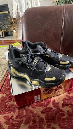 Adidas https://offerup.com/redirect/?o=RGV0ZXJtaW5hdGlvbi5PdmVyLk5lZ2F0aXZpdHkuQmxhY2s= shoes,size6.