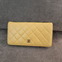 Authentic CHANEL wallet Yellow
