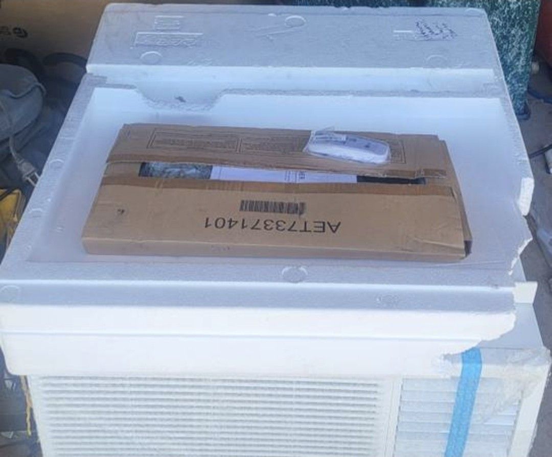LG Smart Air Conditioner/Heater 
