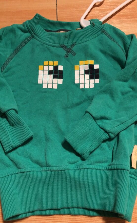 Boys& Girls size 1 green sweatshirt