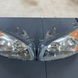 2012 Toyota Rav 4 OEM Headlights 