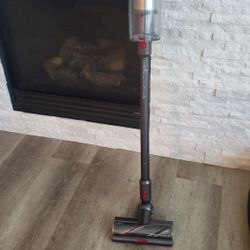 Dyson Cyclone V10 Vacuum