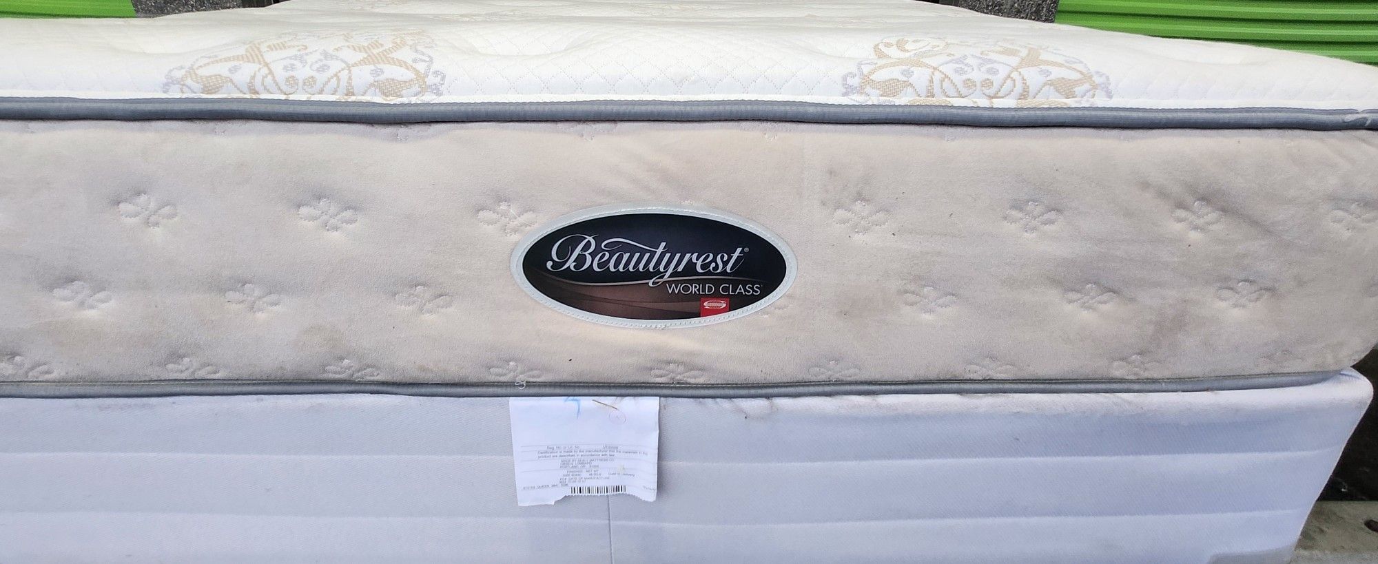 Queen Simmons Beautyrest Mattress- Box Spring & Bed Frame Optional