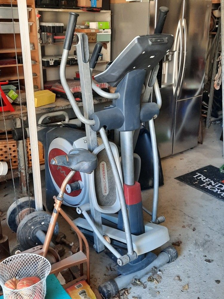 FreeMotion 500 Elliptical Machine